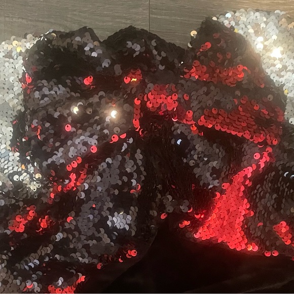 Disney store Minnie Mouse Sequin Hooded Reversible Blanket - Picture 3 of 4